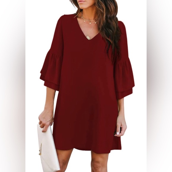 Dresses & Skirts - NWT V-Neck Bell Sleeve Shift Dress Size Large